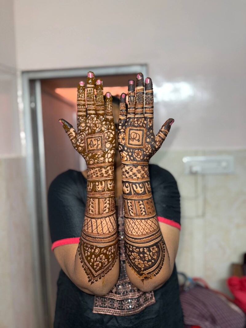 photo_2025-08-08_18-49-29 Royal Elephants, Bride & Groom Portraits, Dhol & Shehnai Motifs, Personalized Name Art + Leg Designs Traditional Bridal Mehandi Design